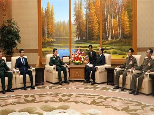 越南人民军队高级政治干部代表团对朝鲜进行正式访问 ảnh 1 越南人民军队高级政治干部代表团对朝鲜进行正式访问 ảnh 1
