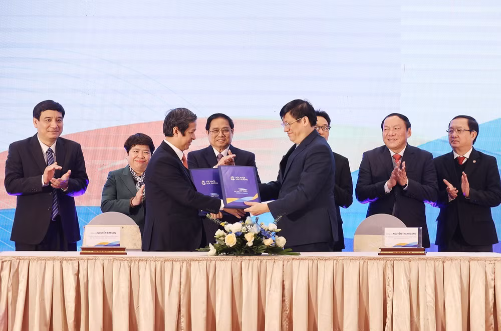 政府总理范明政:儿童的幸福是自身目的和我党和国家事业中的最终目的 ảnh 2 政府总理范明政:儿童的幸福是自身目的和我党和国家事业中的最终目的 ảnh 2