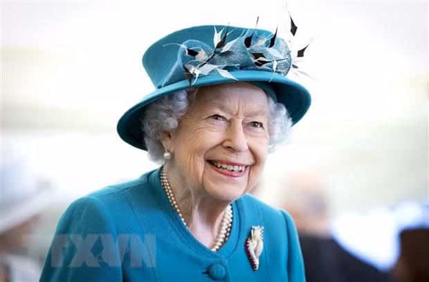 越南领导就英国女王伊丽莎白二世在位70周年向英国领导致贺电 ảnh 1
