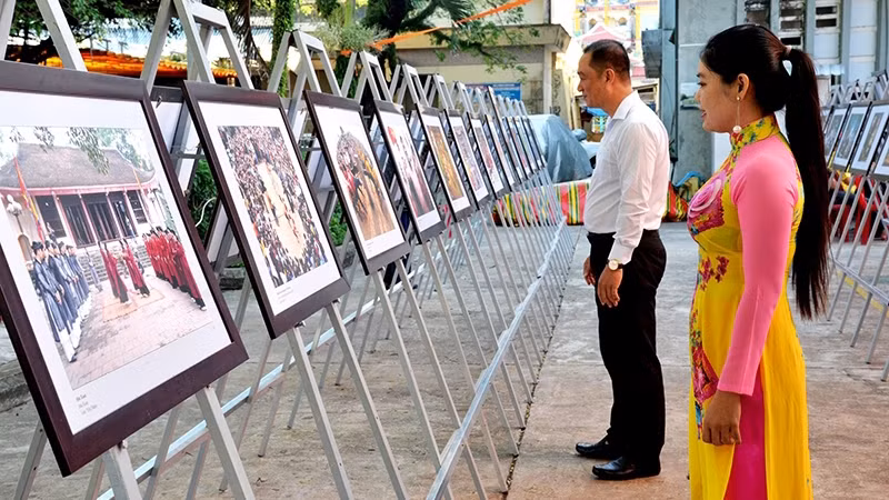 越南世界文化遗产及自然遗产图片展在富国举行 ảnh 1 越南世界文化遗产及自然遗产图片展在富国举行 ảnh 1