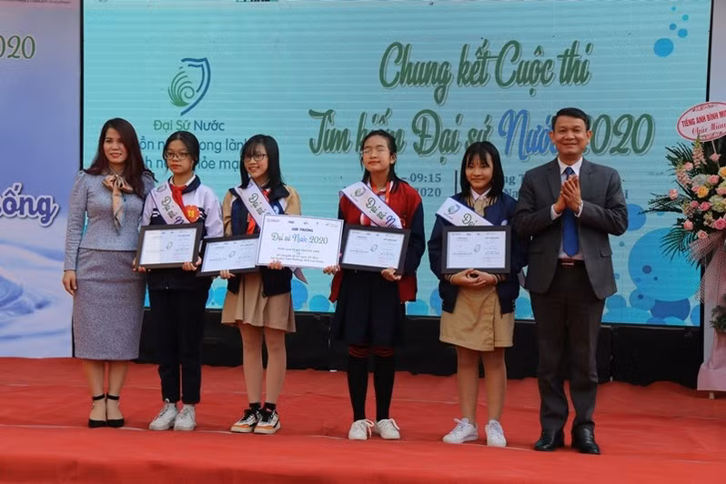“寻找2020年水资源大使”比赛吸引众多河内市初中学生的参加 ảnh 2 “寻找2020年水资源大使”比赛吸引众多河内市初中学生的参加 ảnh 2