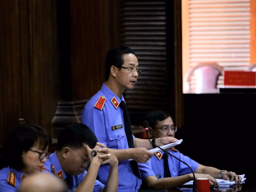 胡志明市-中良高速公路违法违规案件:检察院建议对丁玉系判处无期徒刑并赔偿所有损失 ảnh 2 胡志明市-中良高速公路违法违规案件:检察院建议对丁玉系判处无期徒刑并赔偿所有损失 ảnh 2