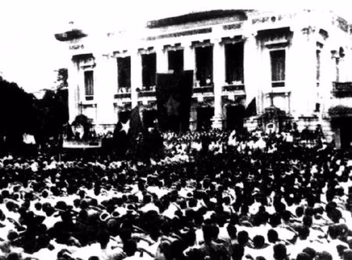 红色革命歌曲《八月十九日》——历史豪迈热烈的旋律 ảnh 1