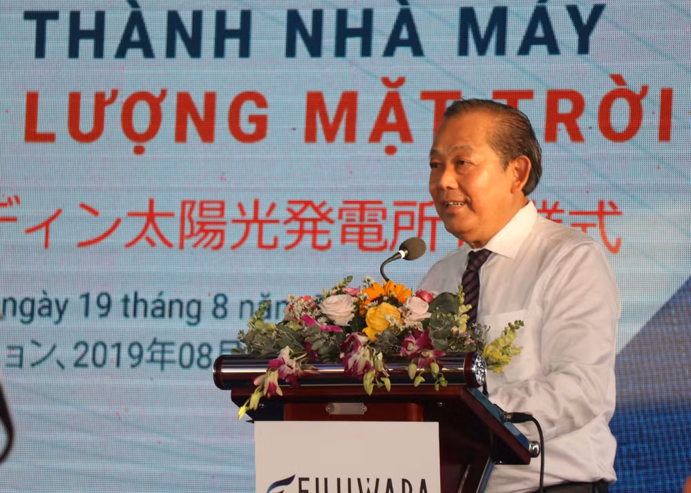 越南政府副总理张和平出席平定滕原太阳能发电厂竣工仪式 ảnh 2