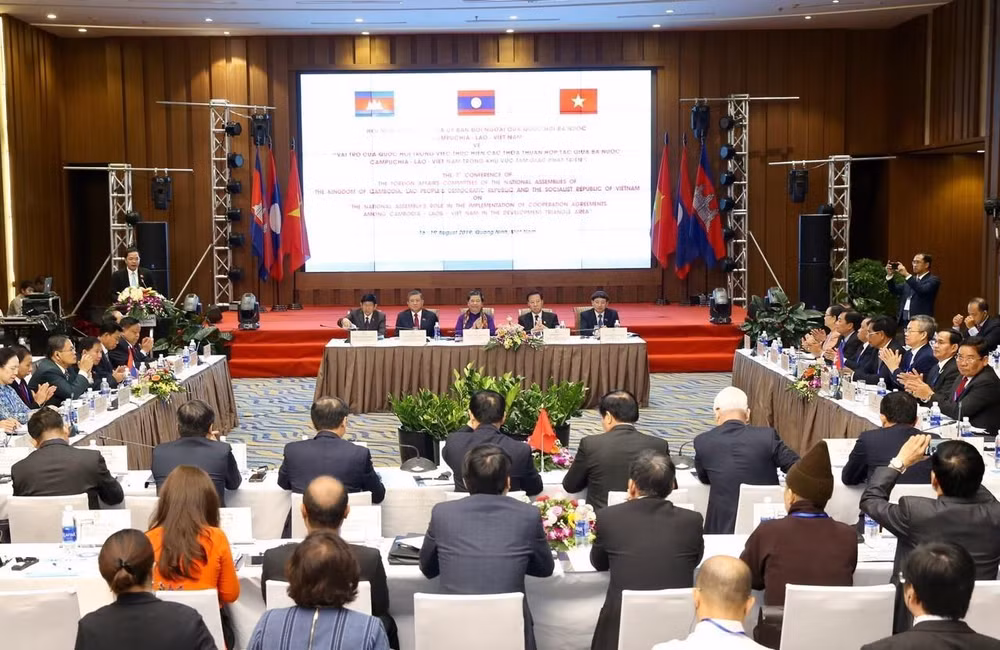 柬老越三国国会对外委员会第七次会议在广宁省举行 ảnh 2 柬老越三国国会对外委员会第七次会议在广宁省举行 ảnh 2