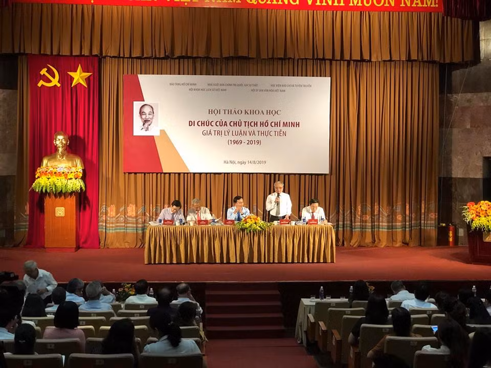 “胡志明主席遗嘱:理论及实践价值”研讨会在河内举行 ảnh 1 “胡志明主席遗嘱:理论及实践价值”研讨会在河内举行 ảnh 1
