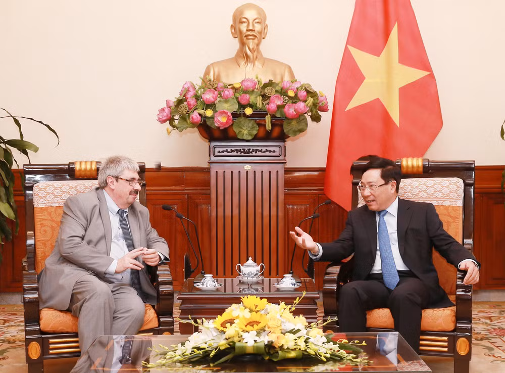 越南与乌拉圭第三次副外长级政治磋商在河内举行 ảnh 1 越南与乌拉圭第三次副外长级政治磋商在河内举行 ảnh 1