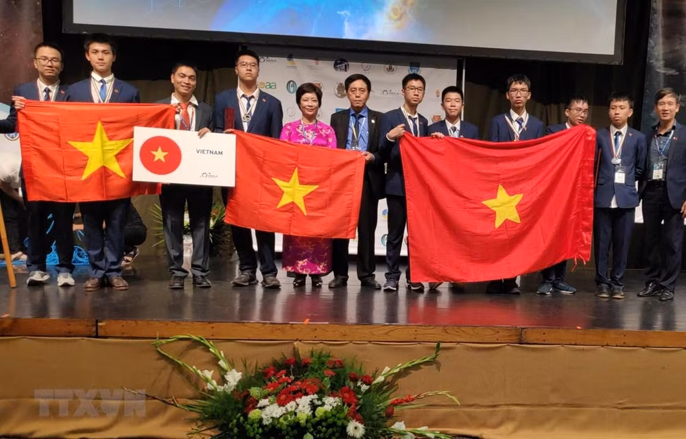 越南在第13届国际天文学和天体物理学奥林匹克竞赛中排名第五 ảnh 2