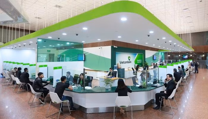 越南各家银行公布上半年财务报告 Vietcombank 银行利润位居榜首 ảnh 1 越南各家银行公布上半年财务报告 Vietcombank 银行利润位居榜首 ảnh 1