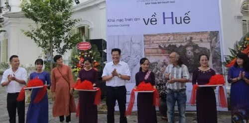 “回顺化”展览会呼吁大家携手保护顺化建筑之美 ảnh 1 “回顺化”展览会呼吁大家携手保护顺化建筑之美 ảnh 1