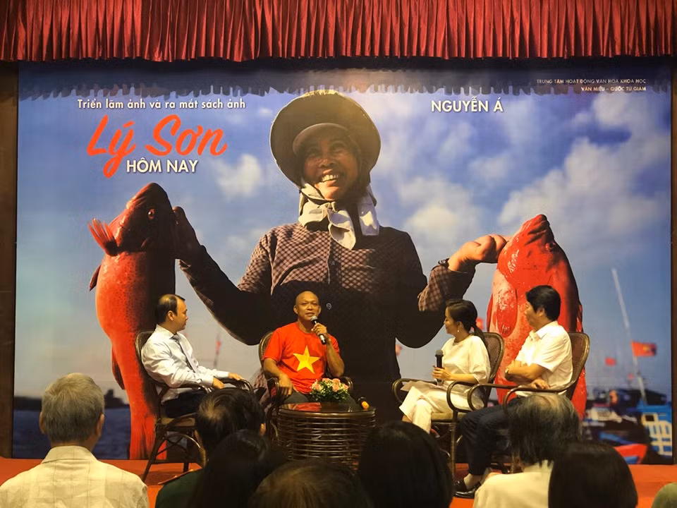 “今日李山”图片展暨图册发行仪式在河内举行 ảnh 1