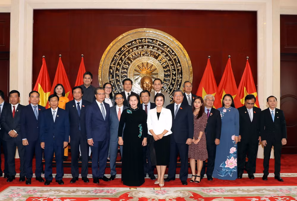 阮氏金银访华：造访越南驻华大使馆 ảnh 2