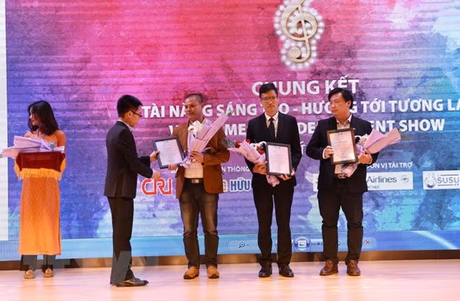 在北京越南留学生才艺大赛总决赛开赛 ảnh 1 在北京越南留学生才艺大赛总决赛开赛 ảnh 1