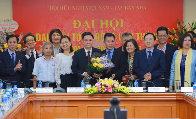 越通社社长阮德利当选越南—西班牙友好协会新一任主席 ảnh 1 越通社社长阮德利当选越南—西班牙友好协会新一任主席 ảnh 1