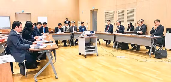胡志明市国家大学与日本九州大学共同寻求合作商机 ảnh 1 胡志明市国家大学与日本九州大学共同寻求合作商机 ảnh 1
