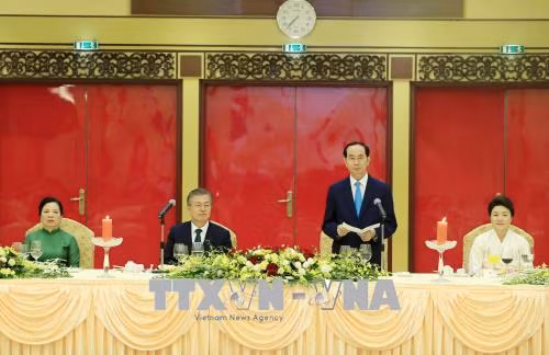 越南国家主席陈大光举行盛大国宴 欢迎韩国总统文在寅到访 ảnh 1 越南国家主席陈大光举行盛大国宴 欢迎韩国总统文在寅到访 ảnh 1