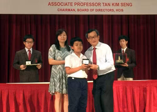 越南学生在亚太地区数学奥林匹克竞赛获得6枚金牌 ảnh 1