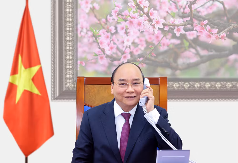 老挝总书记、政府总理通伦•西苏里和柬埔寨首相洪森与越南政府总理阮春福通电话 ảnh 1 老挝总书记、政府总理通伦•西苏里和柬埔寨首相洪森与越南政府总理阮春福通电话 ảnh 1