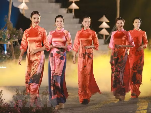 奥黛与越南妇女形象息息相连的文化象征 ảnh 2 奥黛与越南妇女形象息息相连的文化象征 ảnh 2