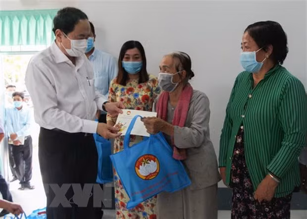 越南祖国阵线中央委员会主席陈清敏开展春节前走访慰问活动 ảnh 1 越南祖国阵线中央委员会主席陈清敏开展春节前走访慰问活动 ảnh 1