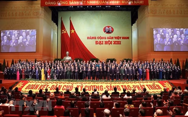 越共十三大闭幕会的新闻公报 ảnh 1 越共十三大闭幕会的新闻公报 ảnh 1