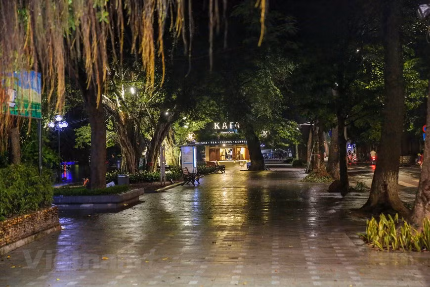 组图：在暂停运营需要发布后周末的还剑湖步行街空间游客寥寥无几 ảnh 7