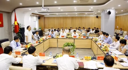 河内市市委书记黄忠海探访河内工业大学 ảnh 1