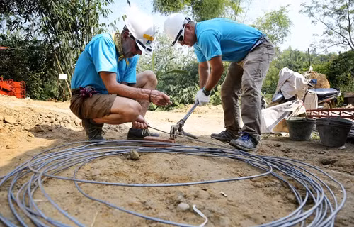 国际志愿者为富寿省20个贫困户建房 ảnh 1 国际志愿者为富寿省20个贫困户建房 ảnh 1