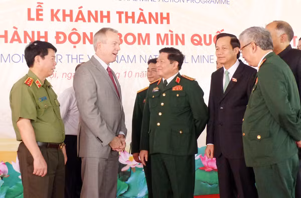 越南国家炸弹地雷行动中心总部落成 ảnh 1