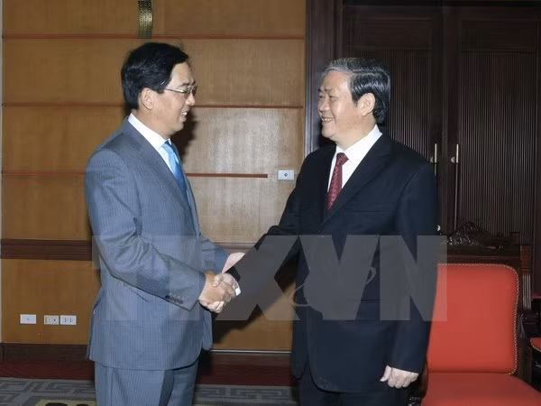 丁世兄同志会见中国驻越南大使洪小勇 ảnh 1 丁世兄同志会见中国驻越南大使洪小勇 ảnh 1