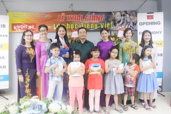 马来西亚首个越南语培训班正式开学 ảnh 1