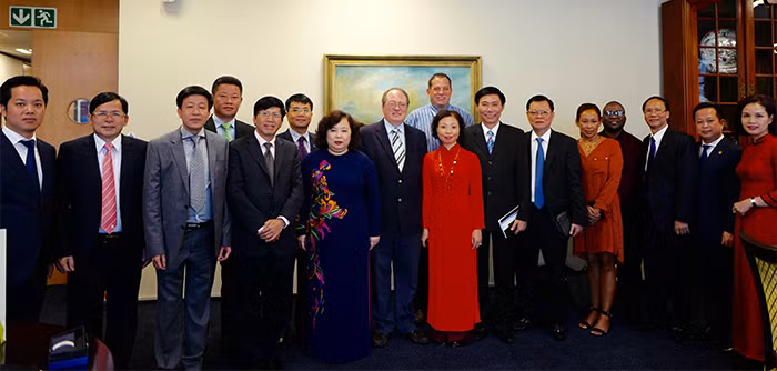 河内市同南非和新加坡加强合作 ảnh 1 河内市同南非和新加坡加强合作 ảnh 1