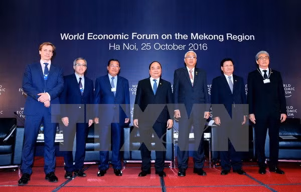 阮春福设宴欢迎出席CLMV 8、ACMECS 7和WEF-Me Kong的各国贵宾 ảnh 1