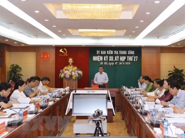 7月份越共中央检查委员会对283名党员给予纪律处分 ảnh 1