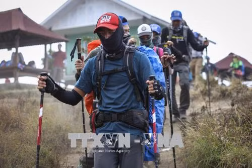 印尼6.4级地震： 1000多名被困登山人被疏散 ảnh 1
