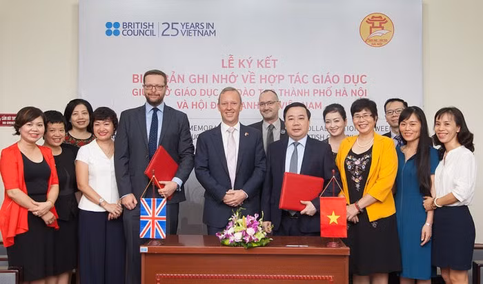 越南与英国进一步加强教育合作关系 ảnh 1 越南与英国进一步加强教育合作关系 ảnh 1