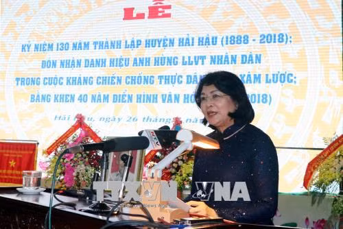 越南国家副主席邓氏玉盛:南定省海后县在新时期要发扬革命传统 ảnh 2 越南国家副主席邓氏玉盛:南定省海后县在新时期要发扬革命传统 ảnh 2