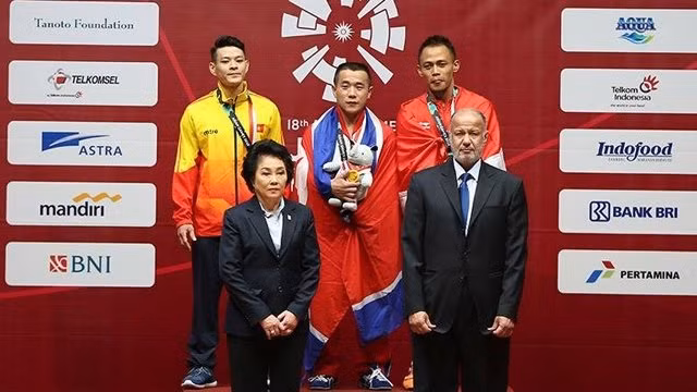 越南举重选手石金俊夺得银牌 ảnh 1 越南举重选手石金俊夺得银牌 ảnh 1