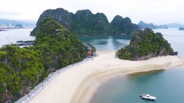 越南煤炭城市发展旅游业 ảnh 1