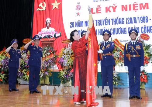 阮氏金银:越南海警须确保海上主权及安全秩序并为国家拥有和平发展的环境做出贡献 ảnh 1 阮氏金银:越南海警须确保海上主权及安全秩序并为国家拥有和平发展的环境做出贡献 ảnh 1