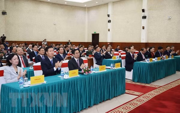 越共第十二届中央委员会委员更新知识班开班 ảnh 2 越共第十二届中央委员会委员更新知识班开班 ảnh 2