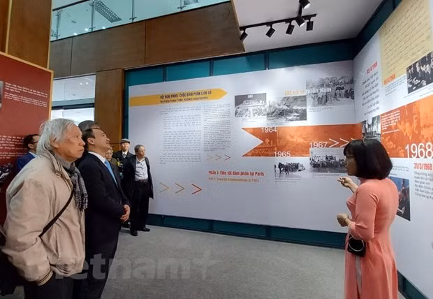  “巴黎会议——历史性的谈判” 200多个资料、图片和实物共开展出 ảnh 1