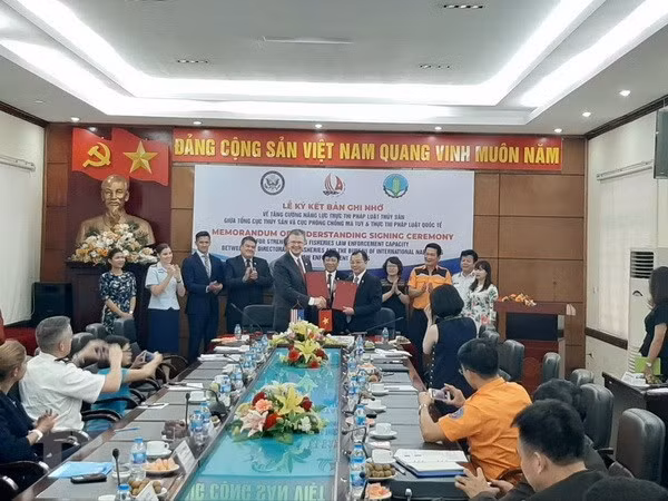 越南与美国签署增强渔业执法能力的备忘录 ảnh 1 越南与美国签署增强渔业执法能力的备忘录 ảnh 1