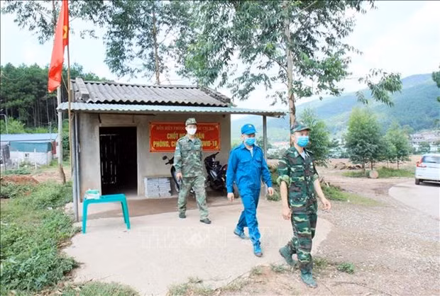 谅山省在边界线搭建近150个24小时值守的临时帐篷 ảnh 1