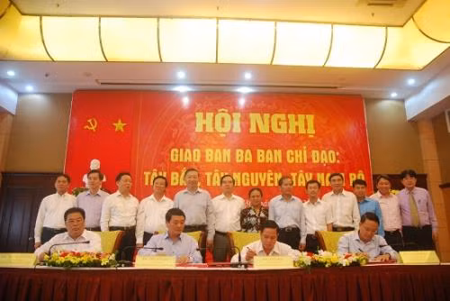 越南西北、西原、西南三个地区指导委员会与越通社签署信息合作协议 ảnh 1 越南西北、西原、西南三个地区指导委员会与越通社签署信息合作协议 ảnh 1