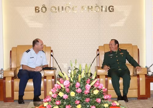 越美军队共同努力推动双边防务合作向纵深发展 ảnh 1