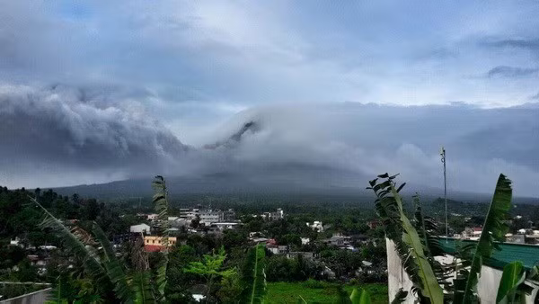菲律宾政府疏散马荣火山附近900余户家庭 ảnh 2