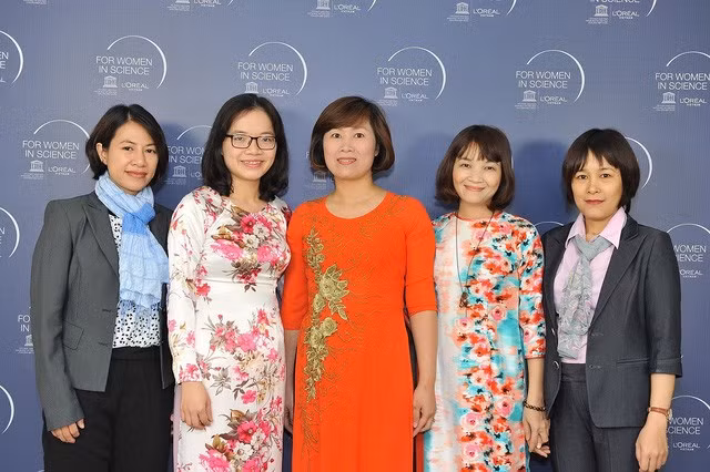 越南五名出色女科学家荣获2017年度欧莱雅-联合国教科文组织的奖项 ảnh 2 越南五名出色女科学家荣获2017年度欧莱雅-联合国教科文组织的奖项 ảnh 2