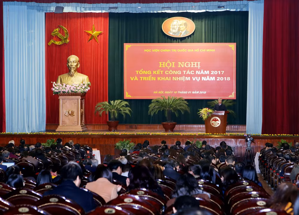 继续巩固和提高胡志明国家政治学院的地位 ảnh 1 继续巩固和提高胡志明国家政治学院的地位 ảnh 1