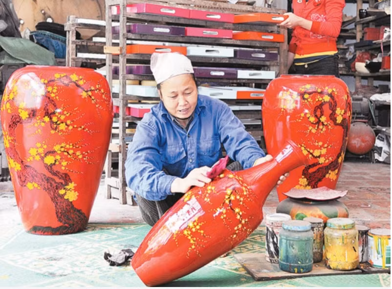 夏泰手工漆艺村面临青年人力资源缺乏难题 ảnh 1